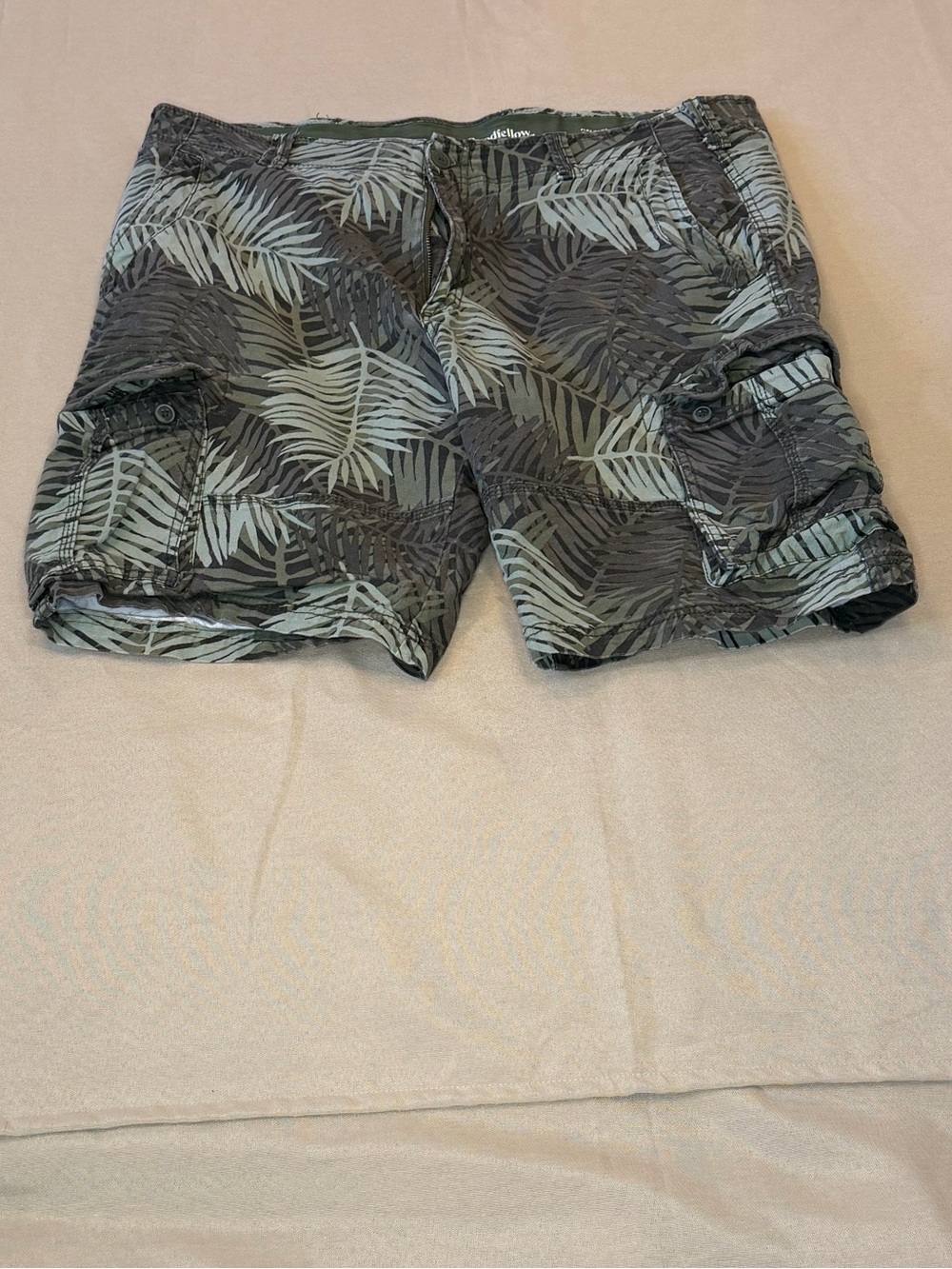 Goodfellow & Co Green and Black Palm Print Cargo Shorts